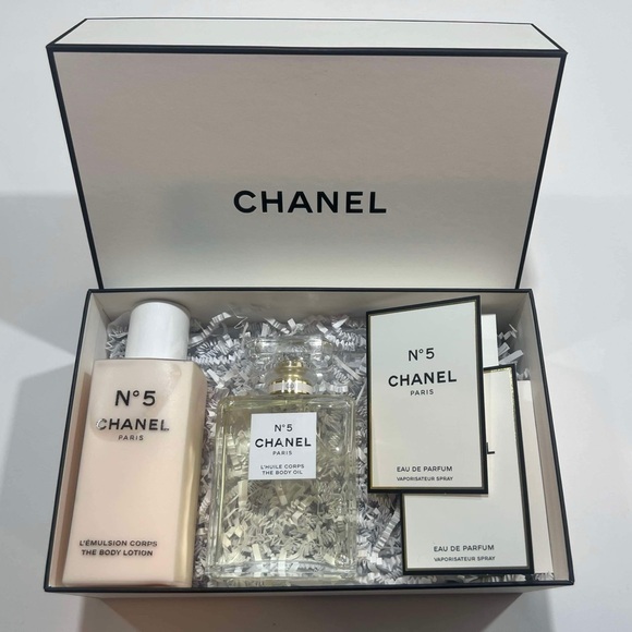 CHANEL No 5 SET Body Oil 3.4 OZ  Spray +No 5 Body Lotion 6.8 Oz + Bonus In Box - Picture 2 of 14
